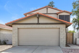 Building Photo - 1968 N Lexington Dr