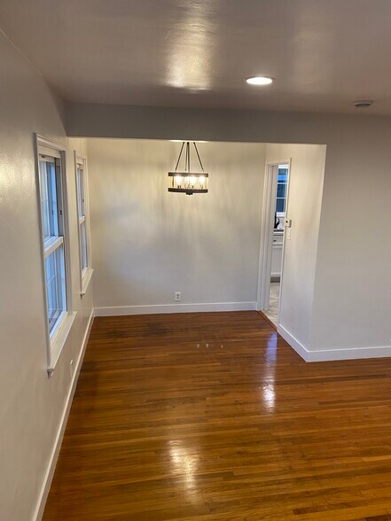 dining room - 6431 W 86th Plz