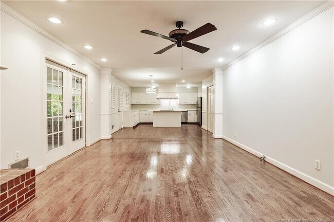 Building Photo - 116 S Churchill Dr