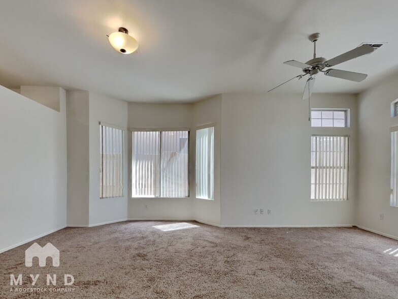 Building Photo - 4528 E Rowel Rd