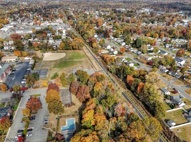 Building Photo - 520 Newark Pompton Turnpike