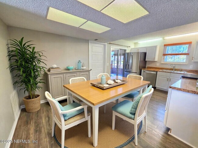 Building Photo - 4316 Pilgrim Way