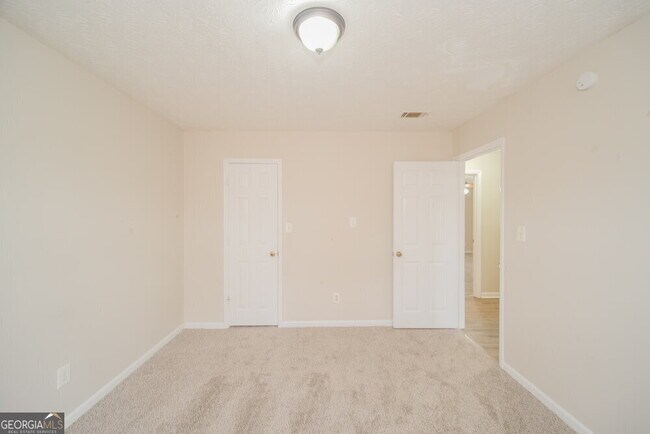 Building Photo - 239 Northbridge Dr