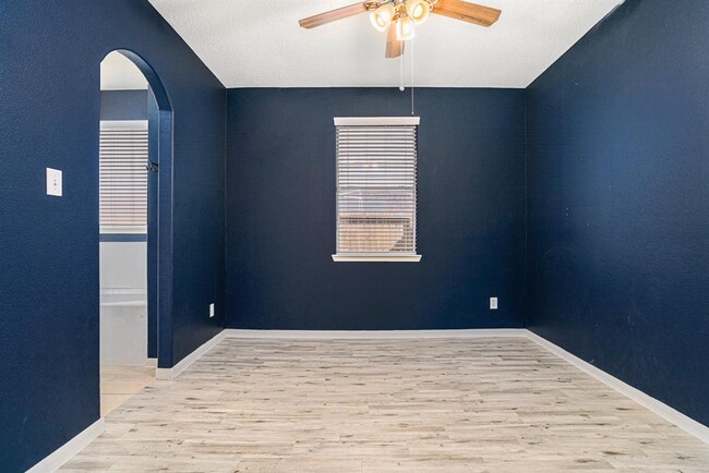 Building Photo - 1753 Silver Bend Dr