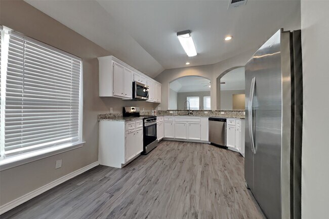 Building Photo - 26849 Armor Oaks Dr