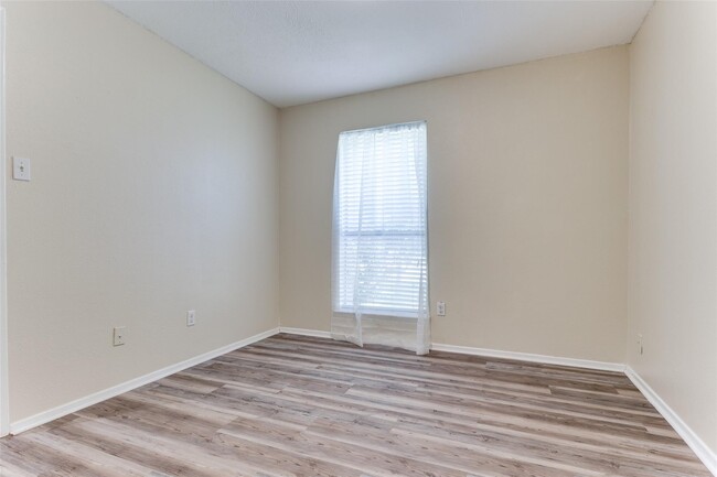 Front Bedroom 2 - 3313 Courtland Pl