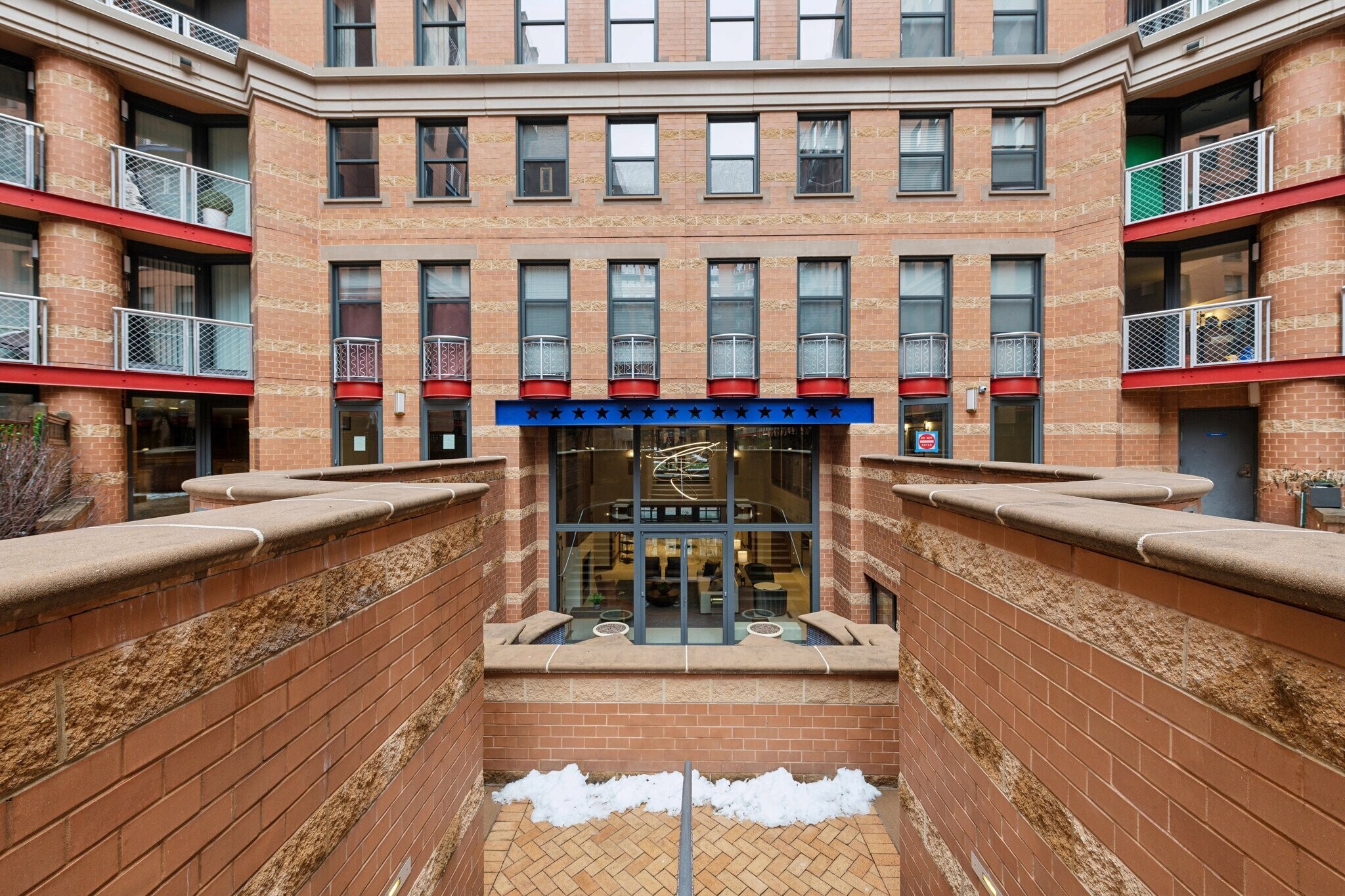 Building Photo - 616 E St NW