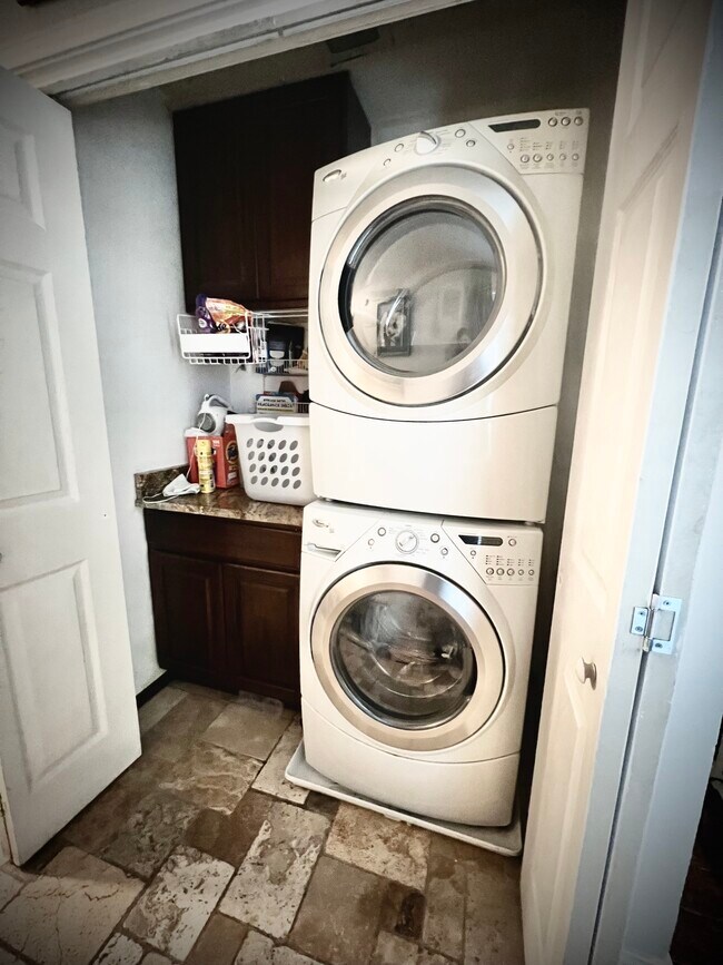 Building Photo - 8 Llano Drive