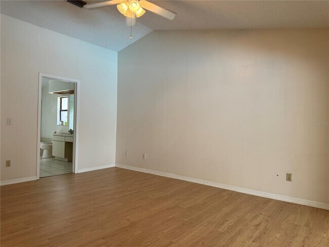 Building Photo - 3005 Starmount Dr