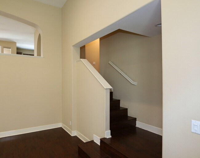 Building Photo - Owen's Cove!