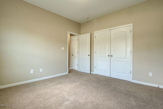 Building Photo - 116 Regatta Way