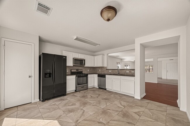 Building Photo - 4719 Silver Spruce Ln