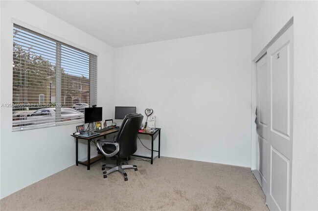 Building Photo - 1052 SE 23rd Ave