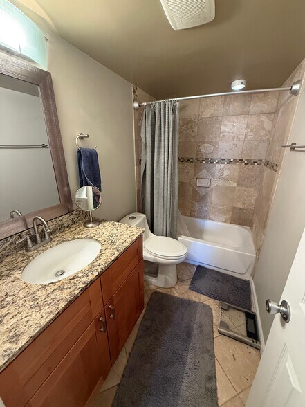Master Bathroom - 1301 Speer Blvd