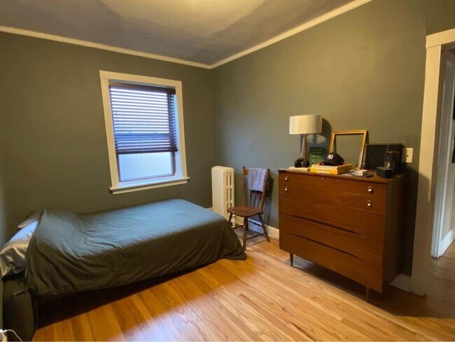 Building Photo - 1 bedroom in Chicago IL 60660