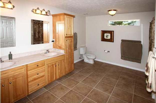Building Photo - 4150 Oak Pointe Dr