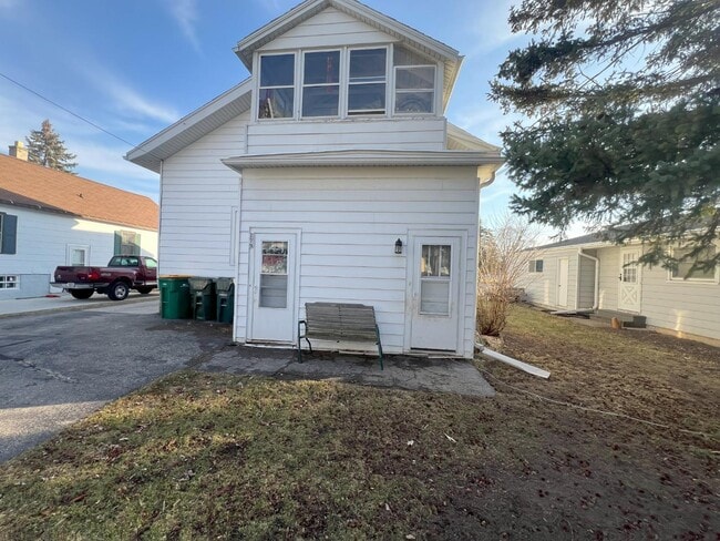 Building Photo - 237 Ledgeview Ave