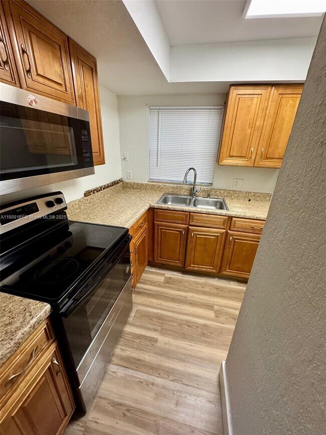 Building Photo - 7830 SW 10th St