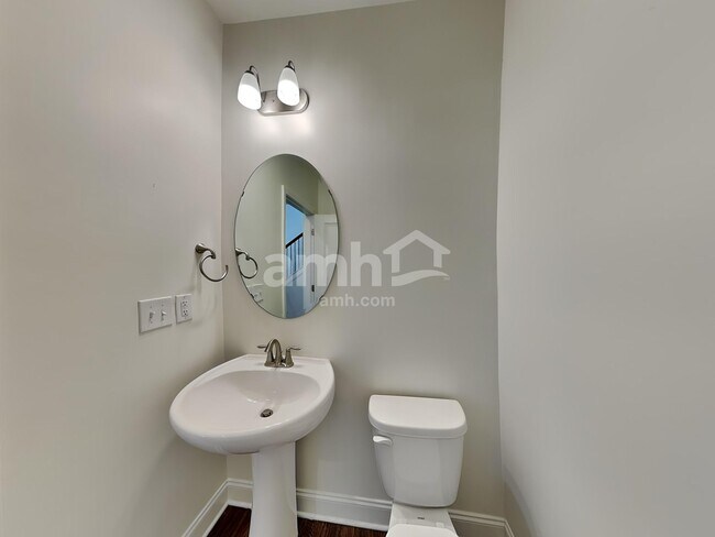 Building Photo - 106 Larragan Dr