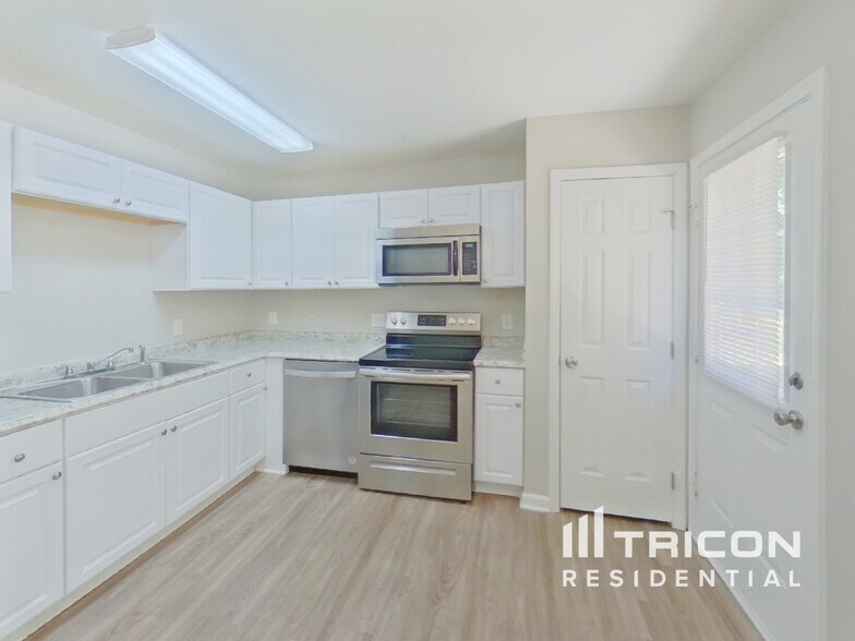 Building Photo - 8130 Chimore Ln
