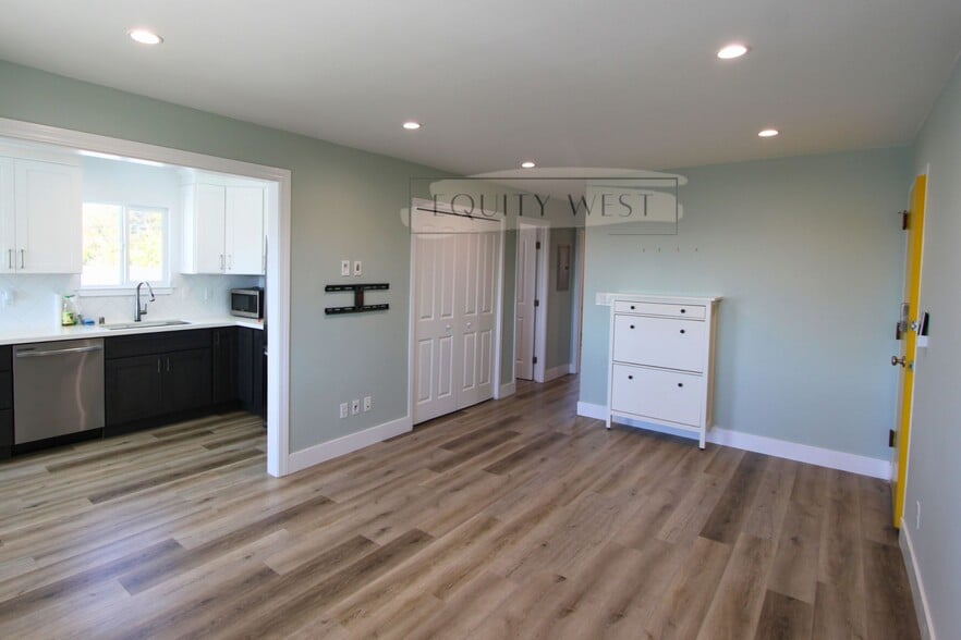 3506 - 3506 Suter St