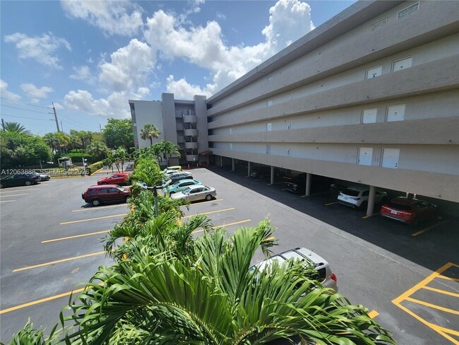 Building Photo - 802 NW 87th Ave