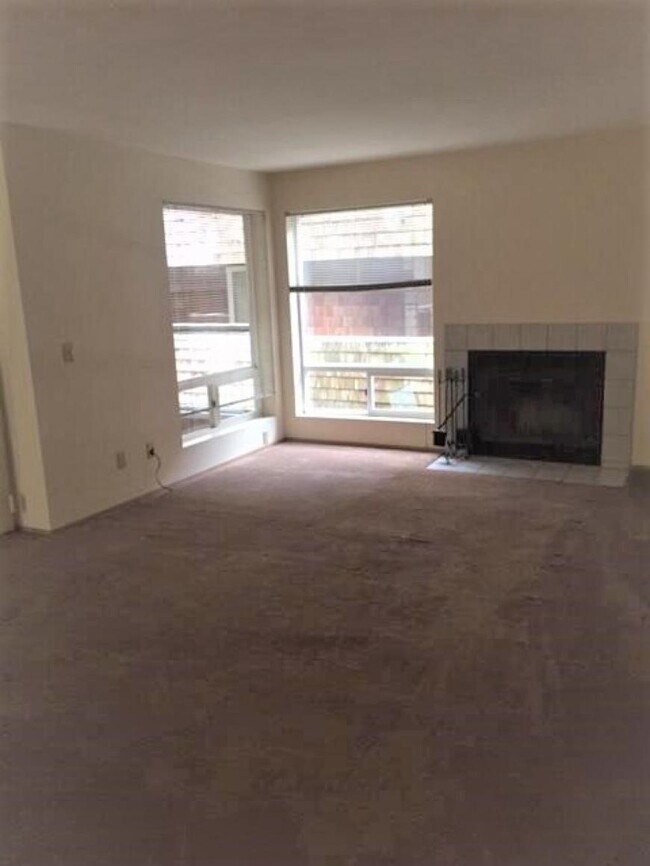 Building Photo - 1 bedroom in Seattle WA 98116