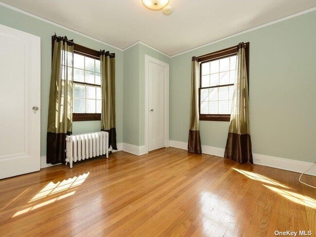 Building Photo - 70 Beechwood Ave