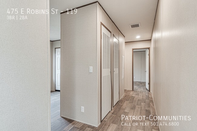 Building Photo - 475 E Robins St