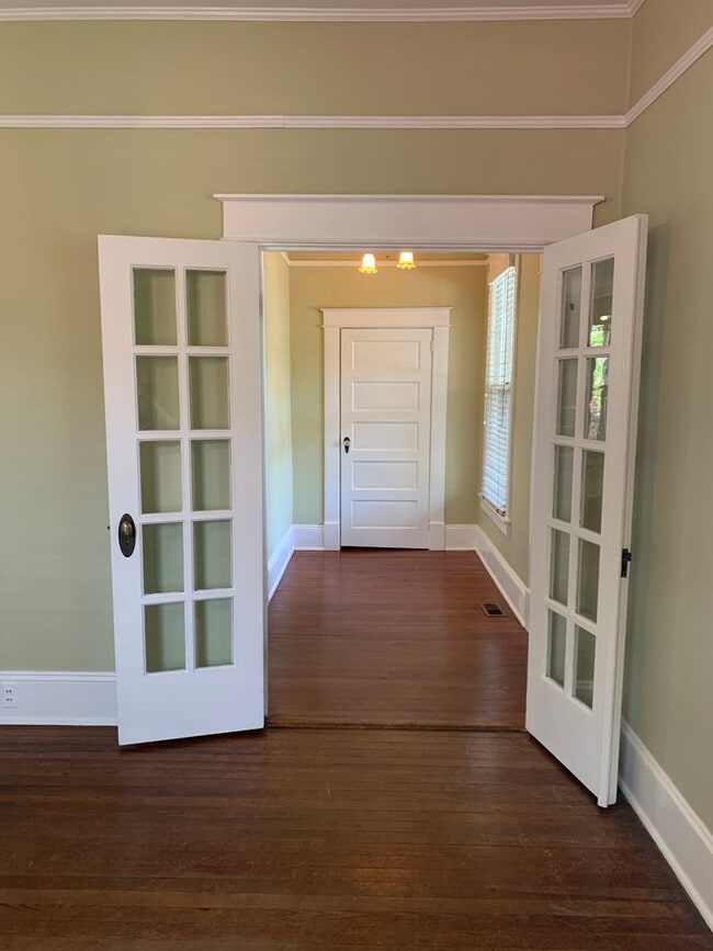 Building Photo - 110 N Hilliard St