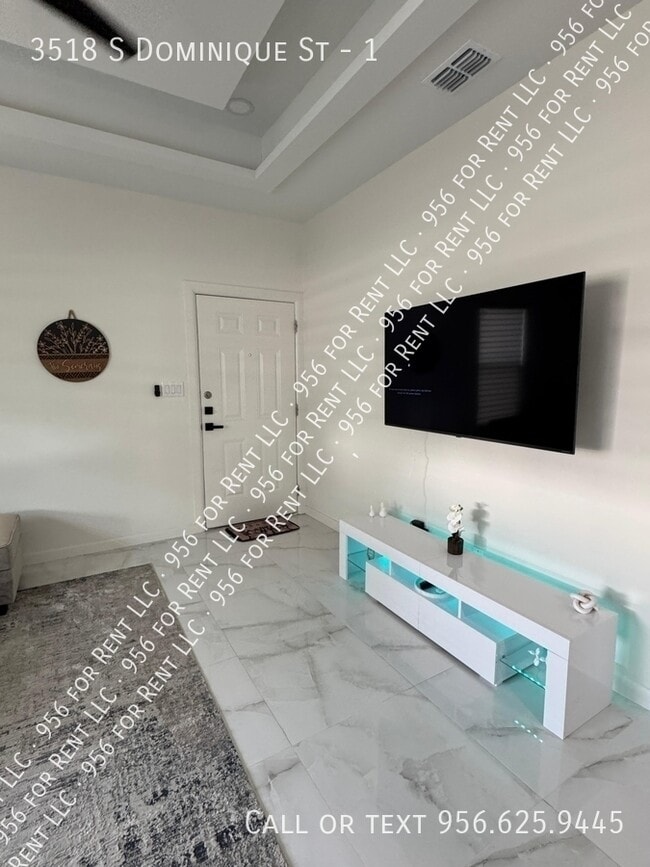 Building Photo - 3518 S Dominique St