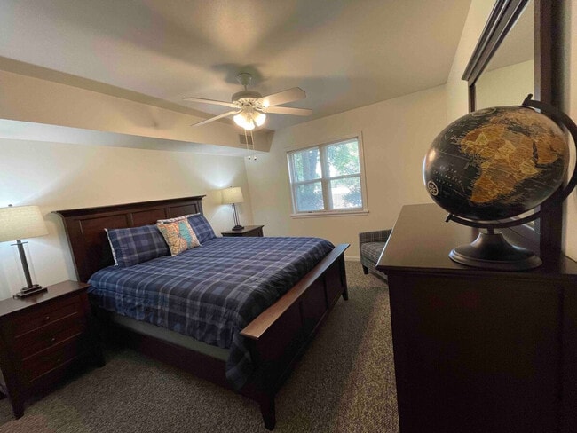 Building Photo - 1335 Summit Ave