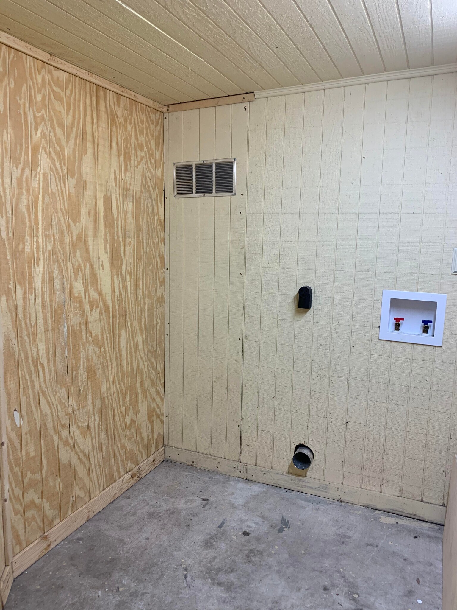 Building Photo - 1704 Avondale St