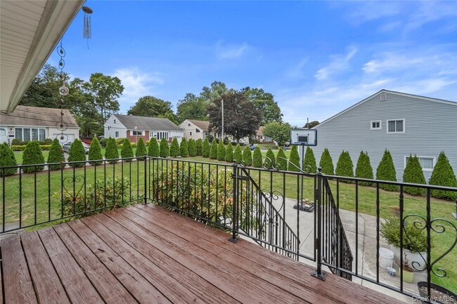 Building Photo - 35 Westwind Rd