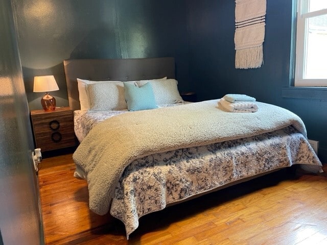 Bedroom - 667 S Park Ave