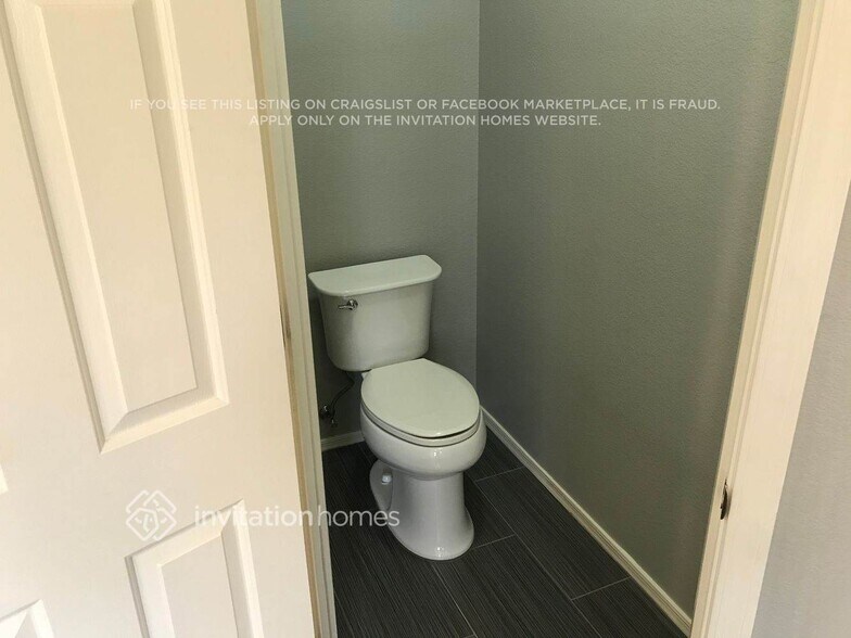 Building Photo - 6614 W Honeysuckle Dr