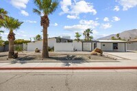 Building Photo - 915 E Racquet Club Rd