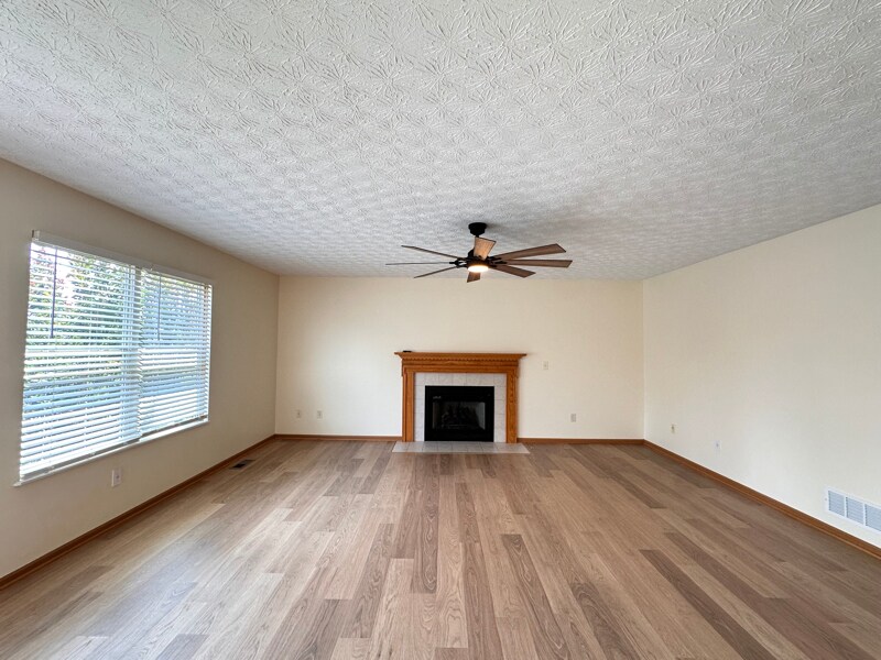 Building Photo - 1553 Grove Hill Dr