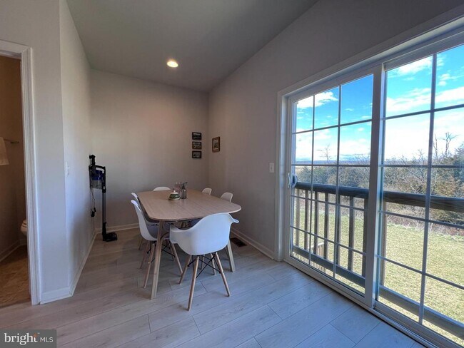 Building Photo - 316 Starry Way Dr