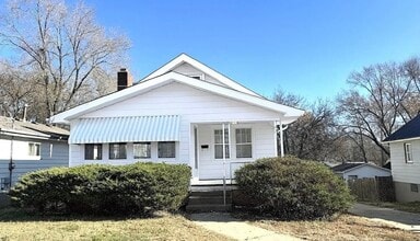 Building Photo - 2304 N Ellis St