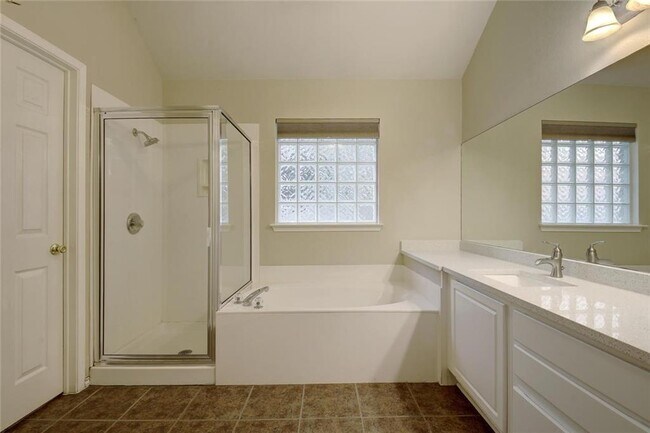 Building Photo - 10318 Broomflower Dr