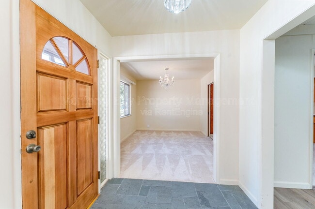 Building Photo - 1 El Caminito