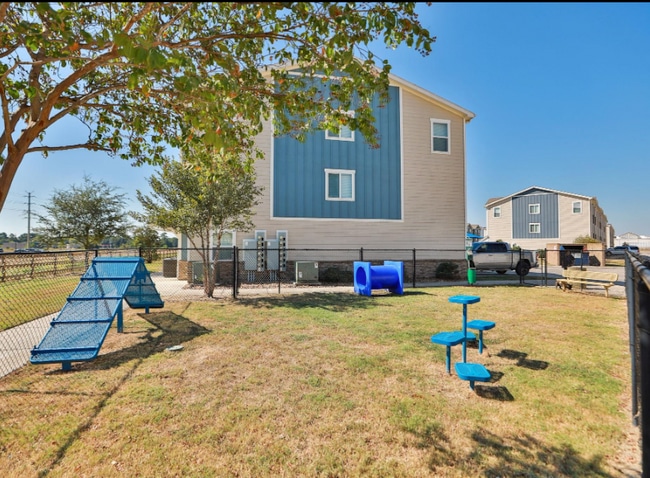 Building Photo - 21155 Gosling Rd