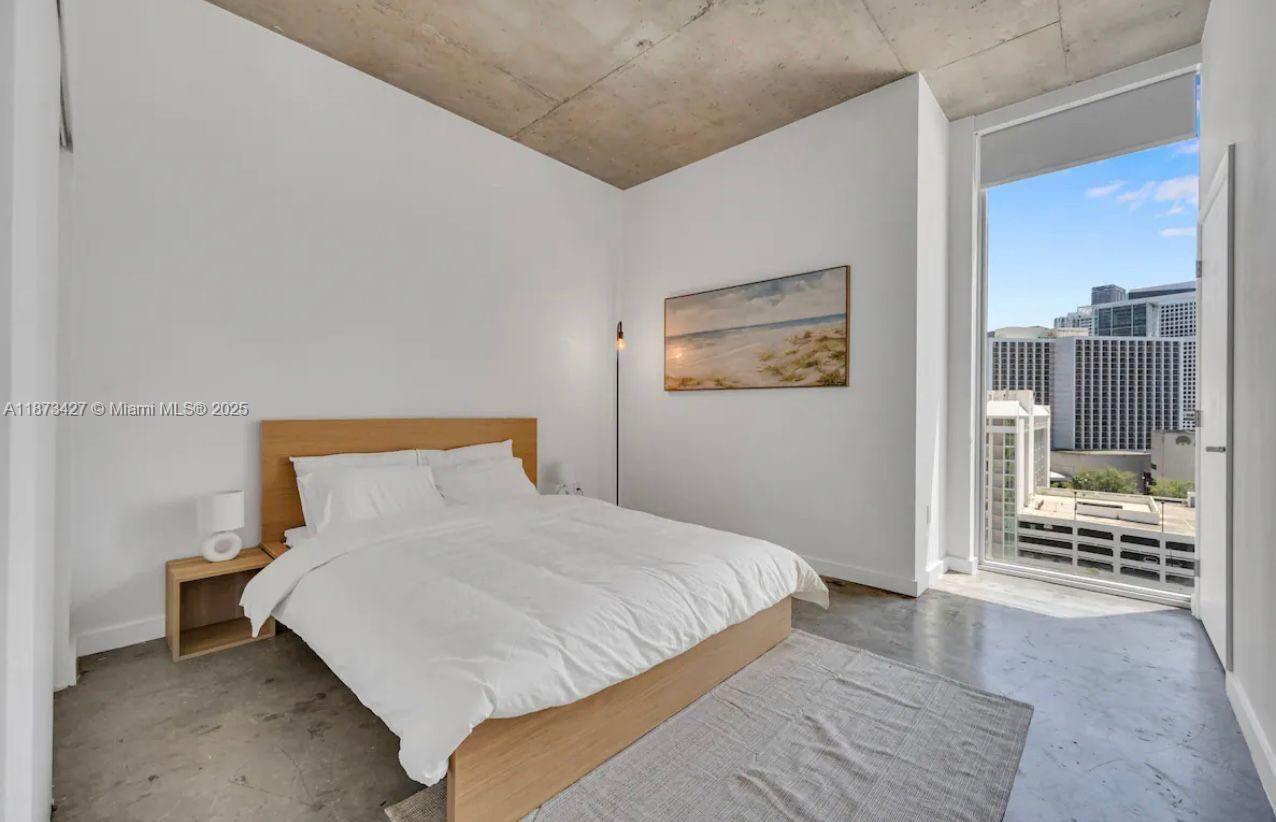 Building Photo - 151 SE 1st St