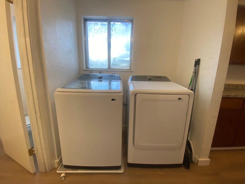 Utility Room - 880 N Cloverleaf Loop