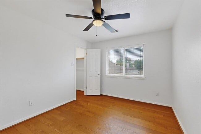 Building Photo - 15114 Wells Port Dr