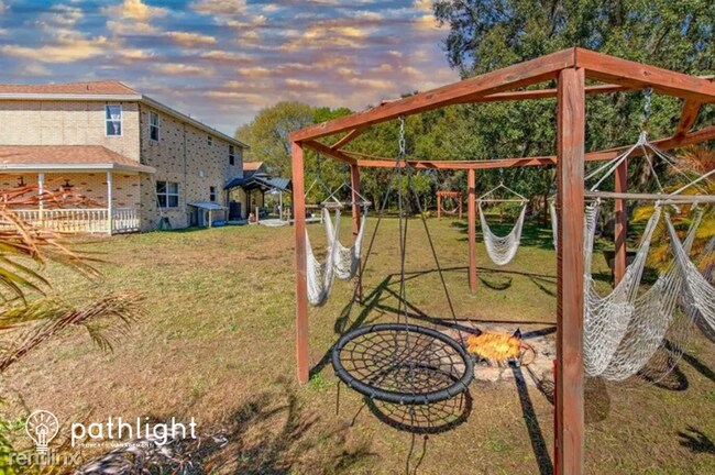 Building Photo - 4 br, 3 bath House - 14954 Sydney Road UNIT