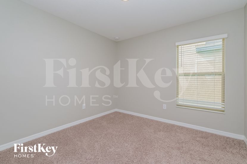 Building Photo - 6117 Tremeza Pl