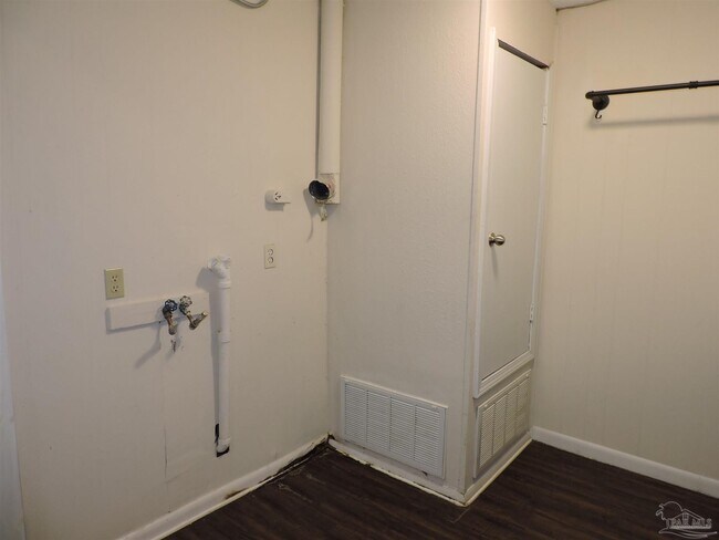 Building Photo - 5672 Hermosa Cir