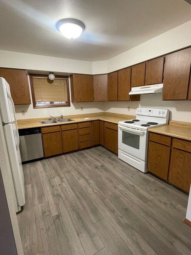 Building Photo - 2 Bedroom Home Near Old Mill